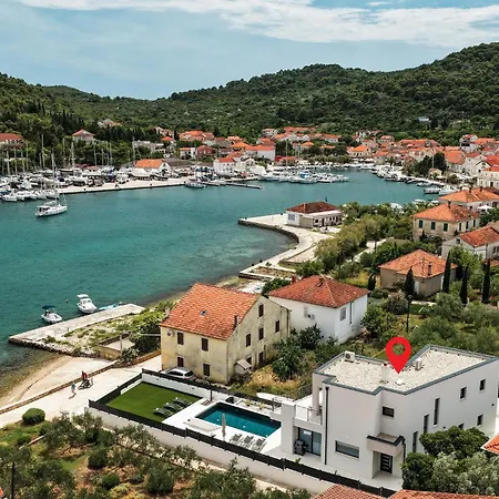Gorgeous In * Veli Iž