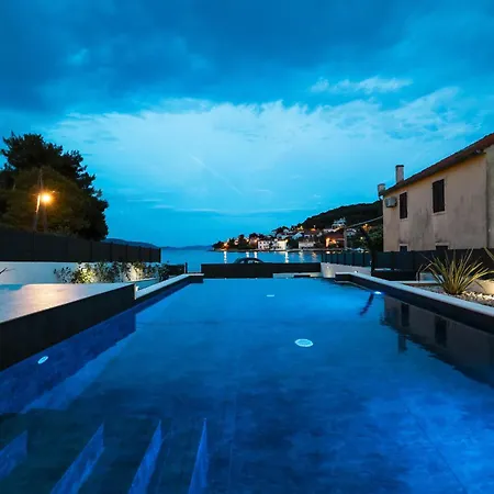 Gorgeous In Veli Iž